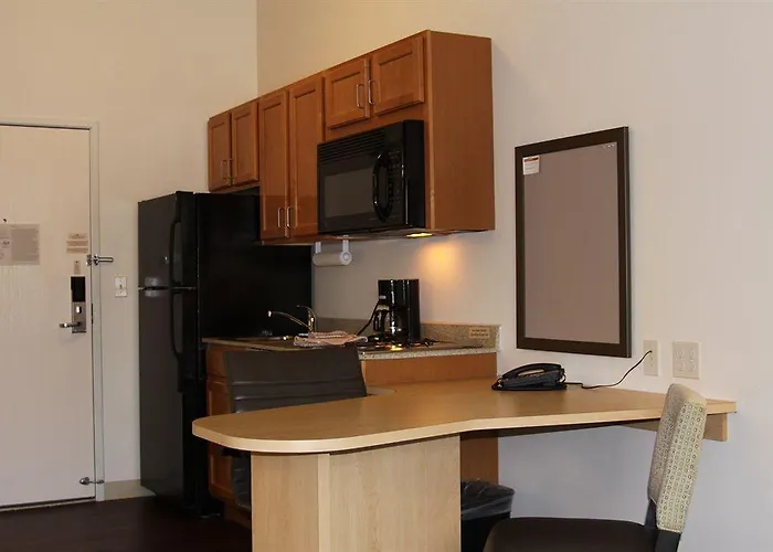 Hotel Candlewood Fargo-north Dakota State By Ihg Fargo