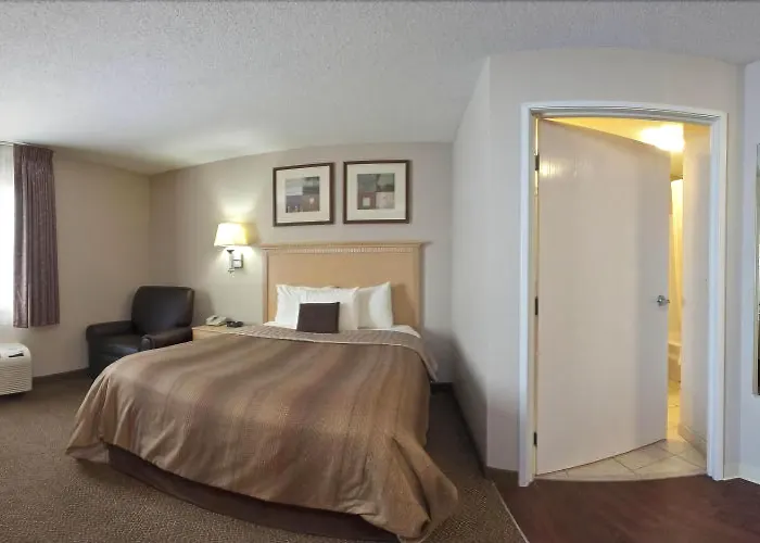 Candlewood Fargo-north Dakota State By Ihg Hotel 2*