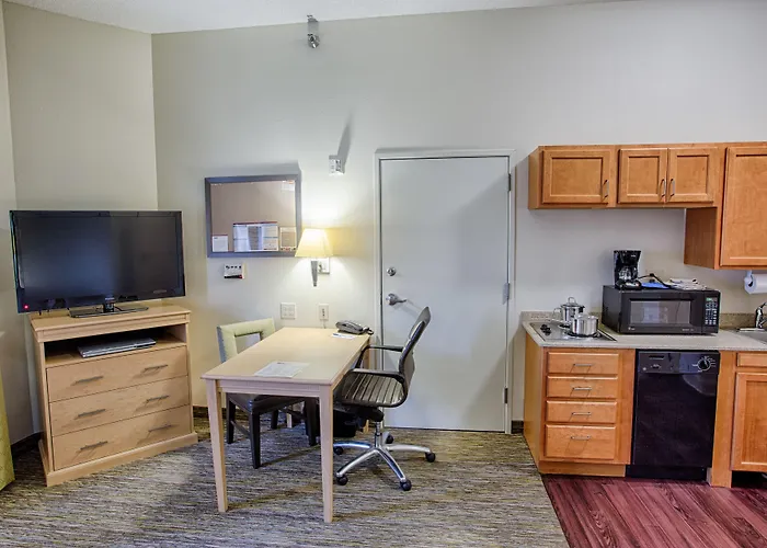 Hotel Candlewood Fargo-north Dakota State By Ihg