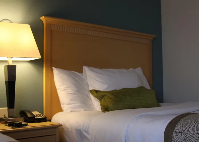 Candlewood Fargo-north Dakota State By Ihg 2*