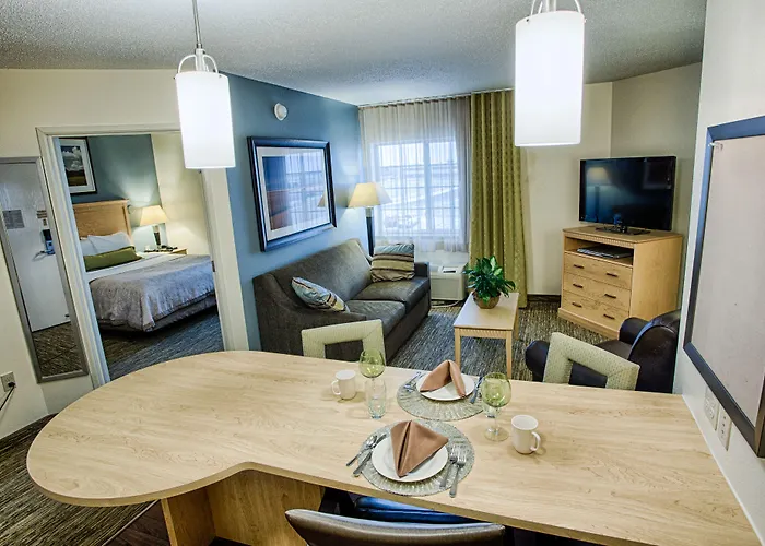 Candlewood Fargo-north Dakota State By Ihg Hotel
