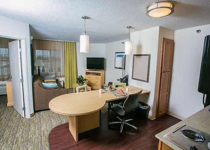 Hotel Candlewood Fargo-north Dakota State By Ihg 2*