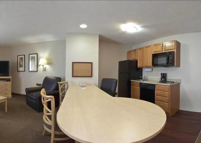 Hotel Candlewood Fargo-north Dakota State By Ihg 2*
