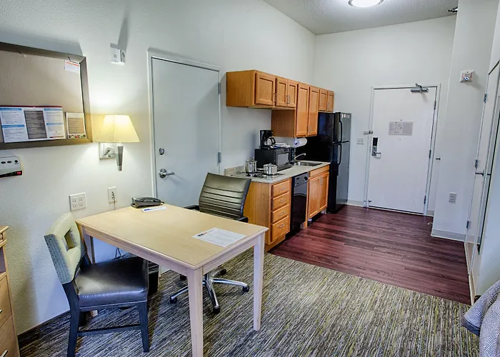 Candlewood Fargo-north Dakota State By Ihg