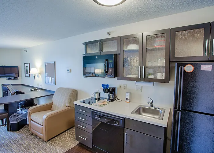 Hotel Candlewood Fargo-north Dakota State By Ihg 2*