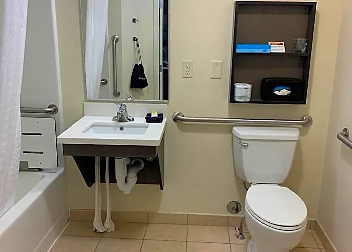 Candlewood Fargo-north Dakota State By Ihg Hotel Fargo