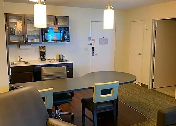 Candlewood Fargo-north Dakota State By Ihg 2*