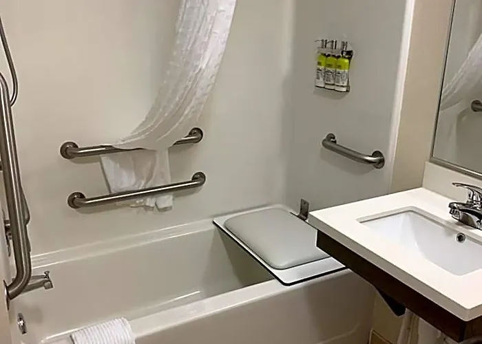 Candlewood Fargo-north Dakota State By Ihg Hotel