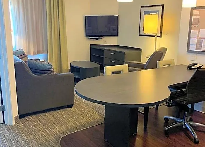 Hotel Candlewood Fargo-north Dakota State By Ihg 2*