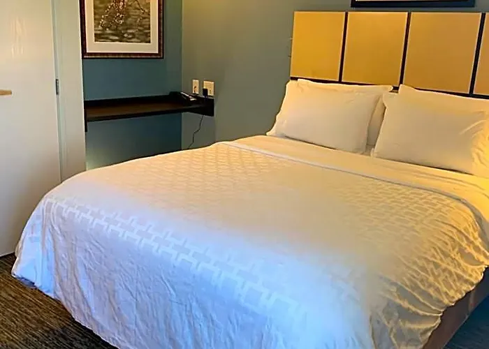 Candlewood Fargo-north Dakota State By Ihg 2* Fargo