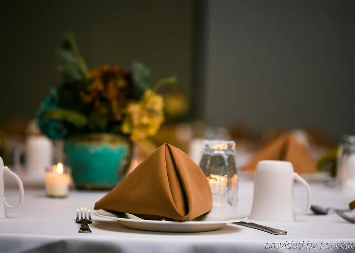 Candlewood Fargo-north Dakota State By Ihg Hotel 2*