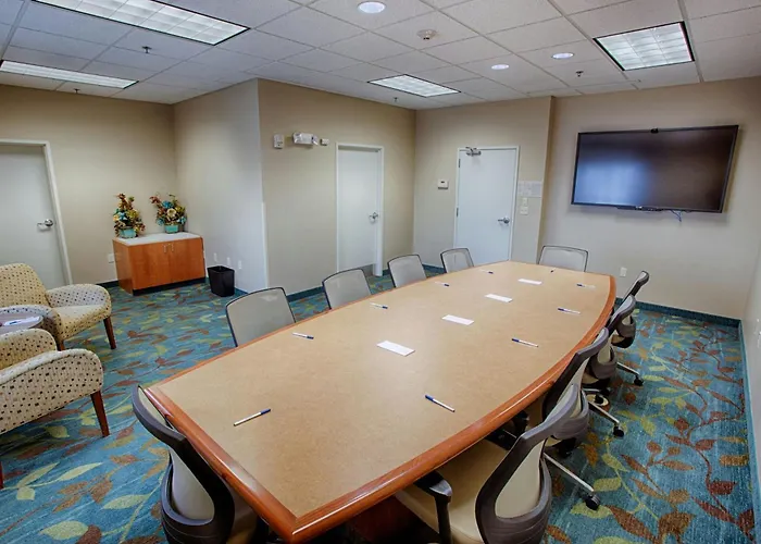 Candlewood Fargo-north Dakota State By Ihg 2*