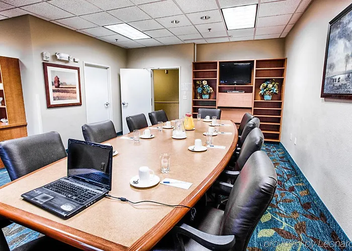 Hotel Candlewood Fargo-north Dakota State By Ihg