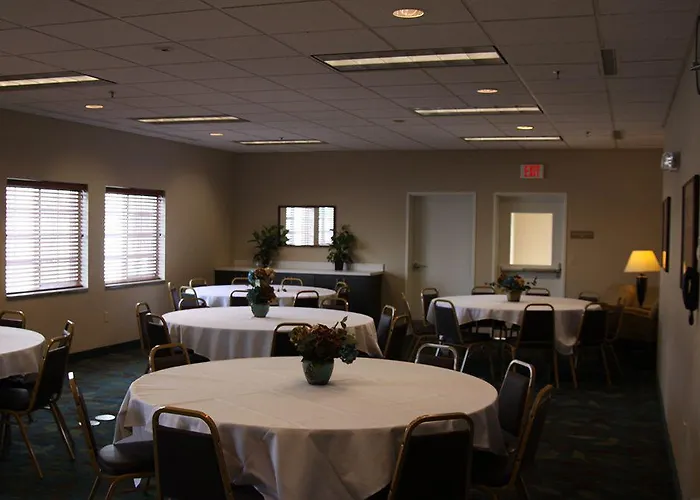 Hotel Candlewood Fargo-north Dakota State By Ihg 2*